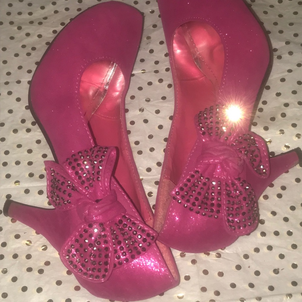 Shimmery fushia pumps